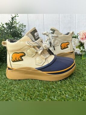 SOREL women Out N About IV Varsity Classic Waterproof Boots size 5 NEW